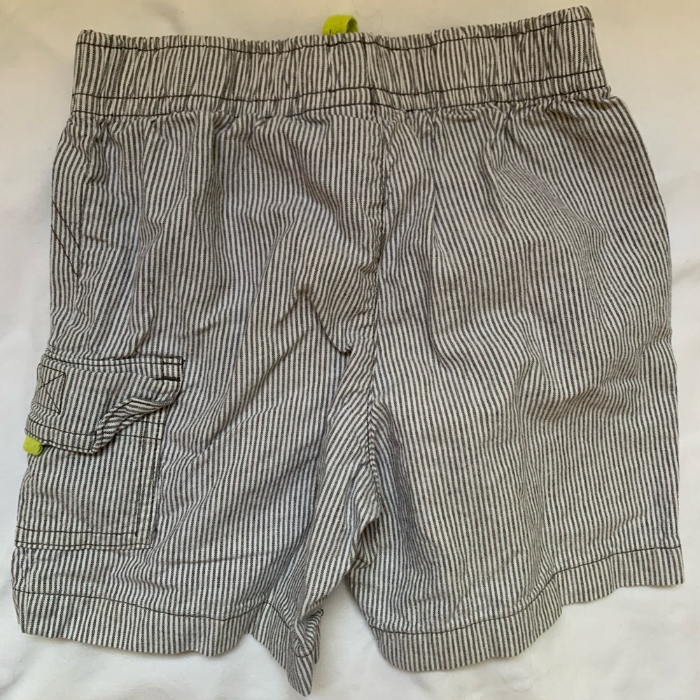 Two pairs of shorts, Carter’s, 18 m, camo, stripes - Picture 7 of 8